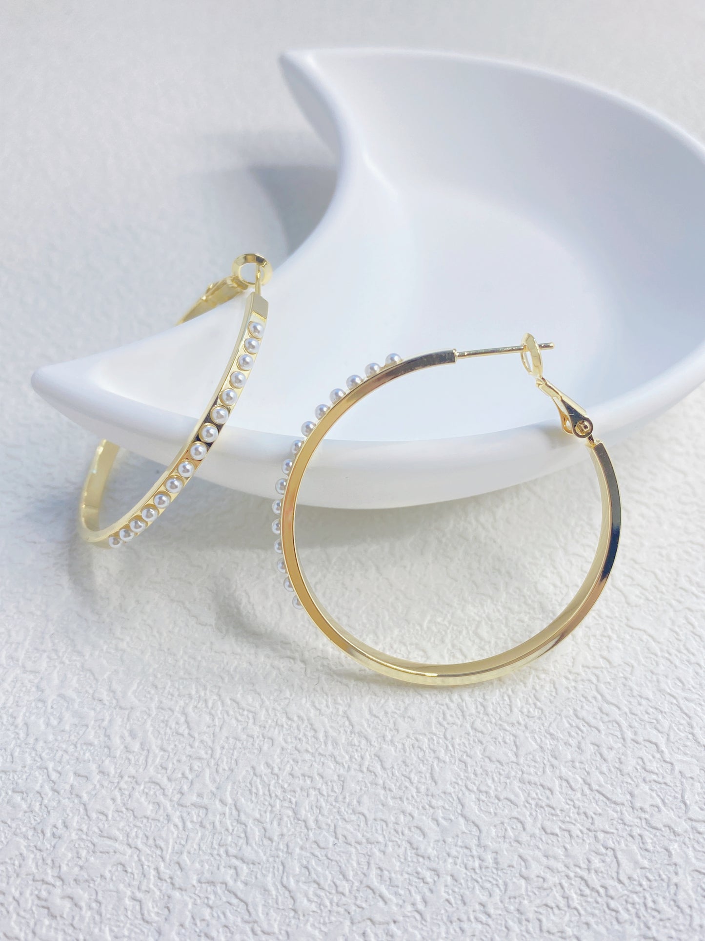 Pearl Round Hoops