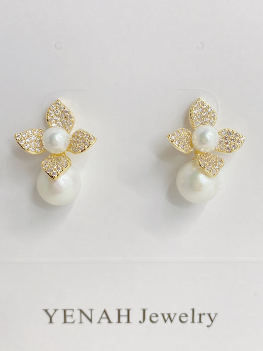 Flower Pearl Stud Earrings